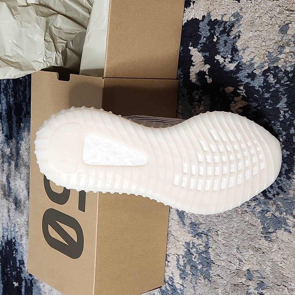 adidas Yeezy 350 V2 CMPCTSlate Panda - Picture 2 of 5